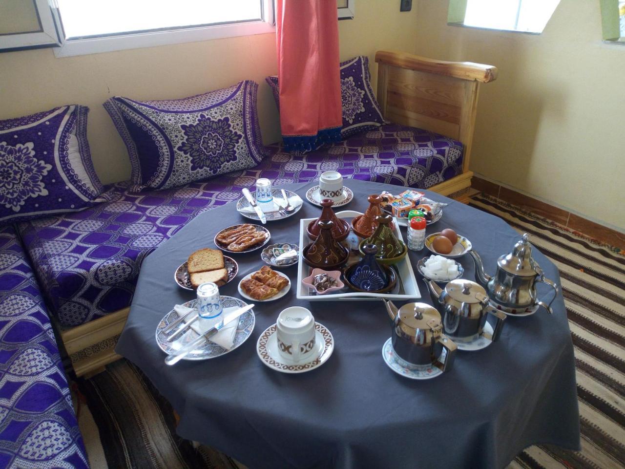 Отель Sahara Camel Tours Camp Мерзуга Экстерьер фото