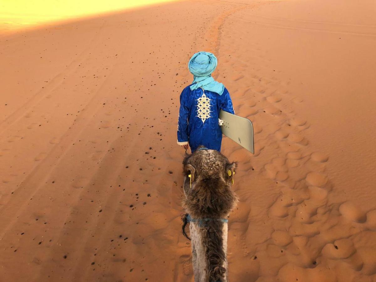 Отель Sahara Camel Tours Camp Мерзуга Экстерьер фото